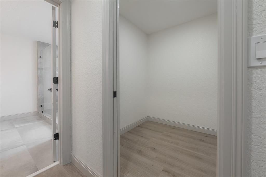 Walk-in Closet