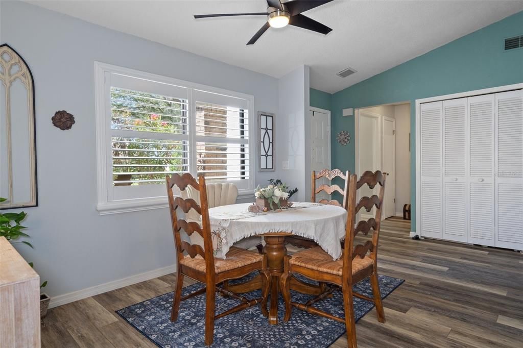 For Sale: $235,000 (2 beds, 2 baths, 1211 Square Feet)