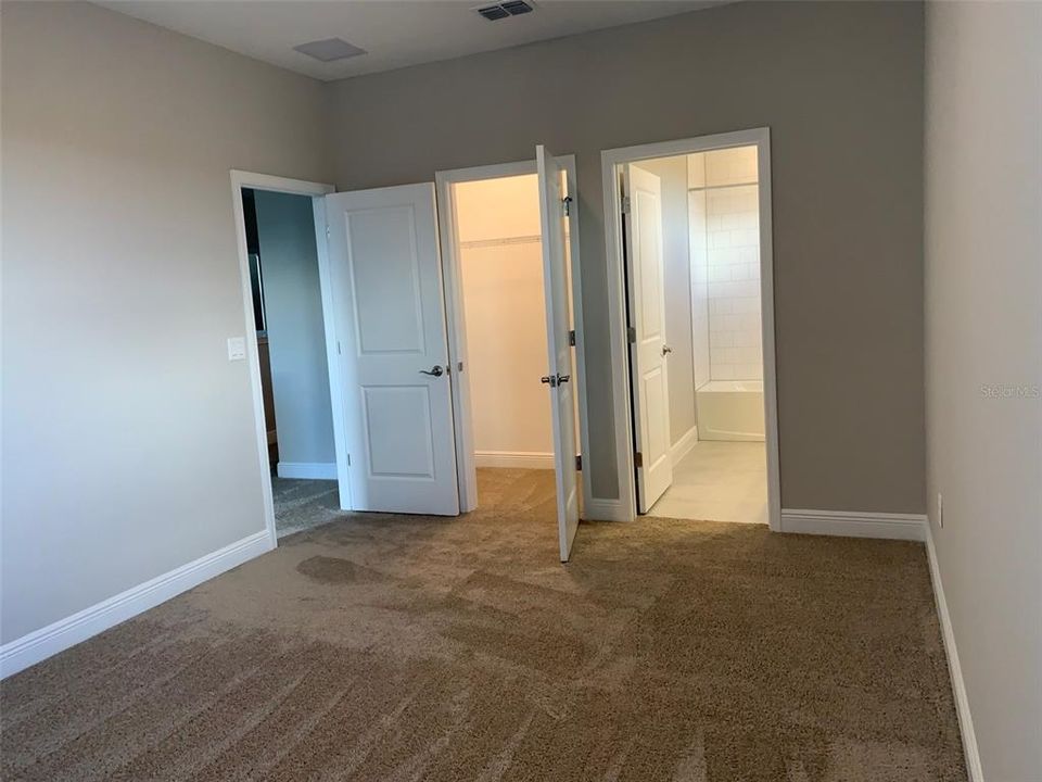 For Rent: $3,595 (4 beds, 3 baths, 2779 Square Feet)