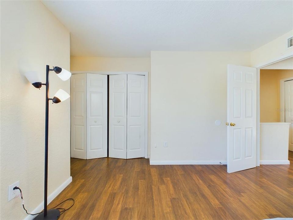 For Sale: $173,900 (2 beds, 1 baths, 1158 Square Feet)