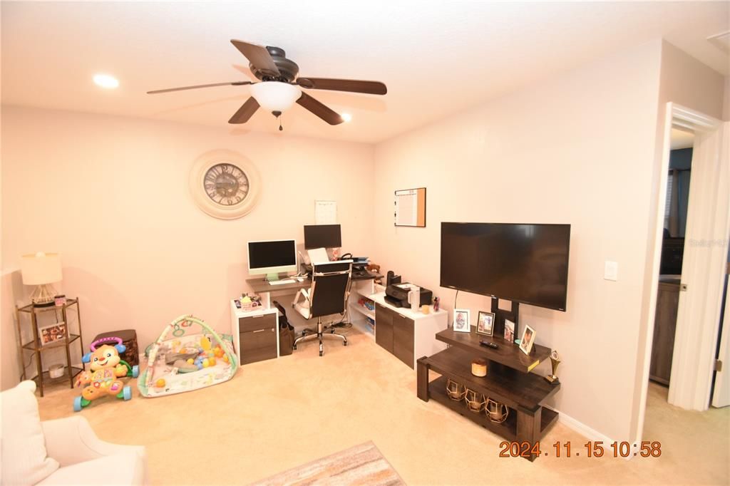 For Rent: $1,995 (3 beds, 2 baths, 1771 Square Feet)