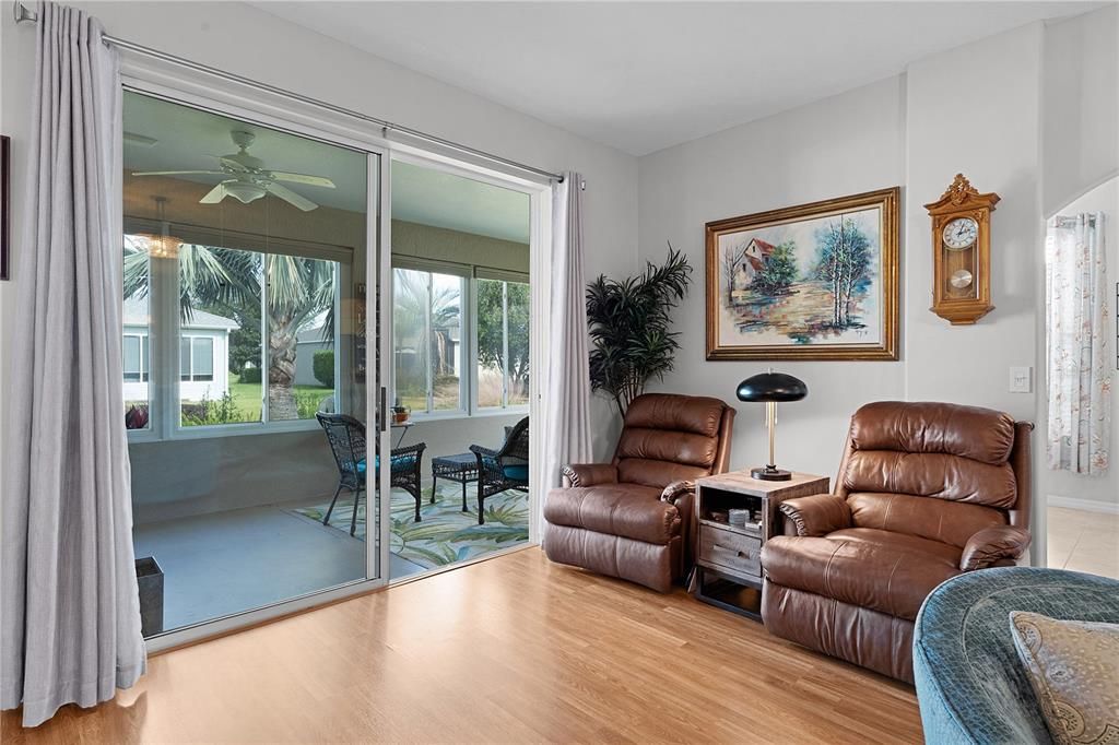 For Sale: $339,900 (3 beds, 2 baths, 1968 Square Feet)