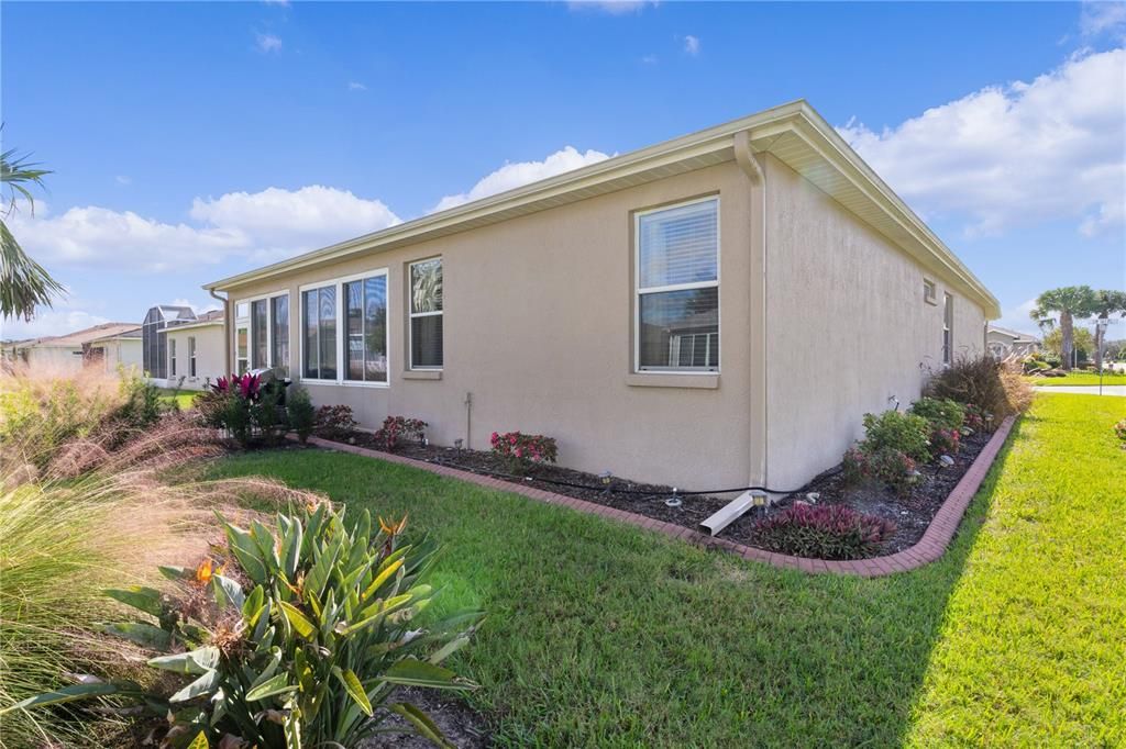 For Sale: $339,900 (3 beds, 2 baths, 1968 Square Feet)