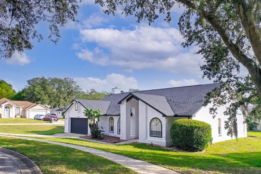 For Sale: $425,000 (4 beds, 2 baths, 2131 Square Feet)