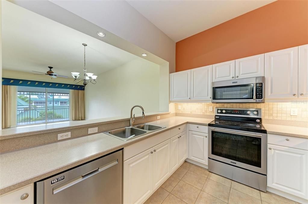 For Sale: $329,900 (3 beds, 2 baths, 1759 Square Feet)