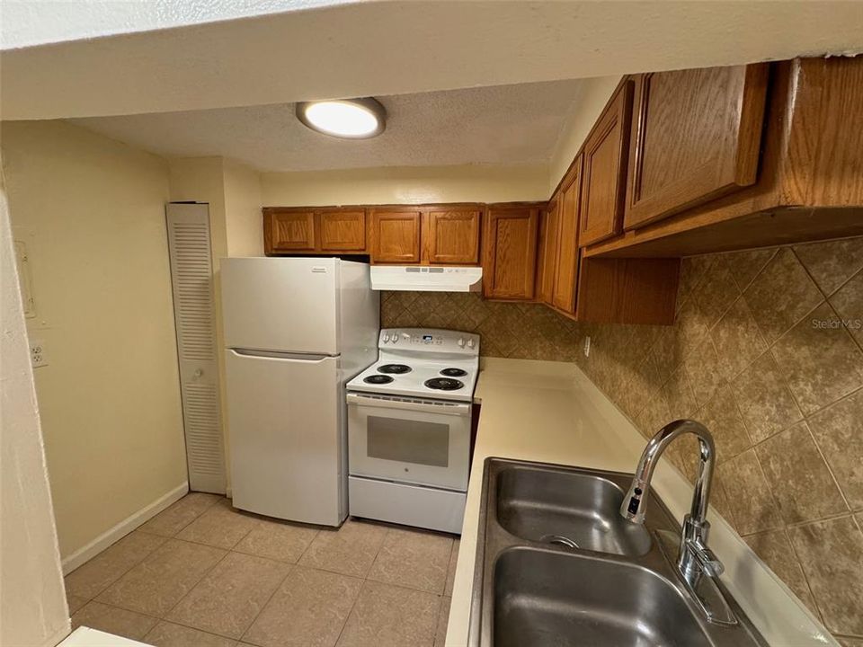 For Rent: $1,300 (1 beds, 1 baths, 526 Square Feet)