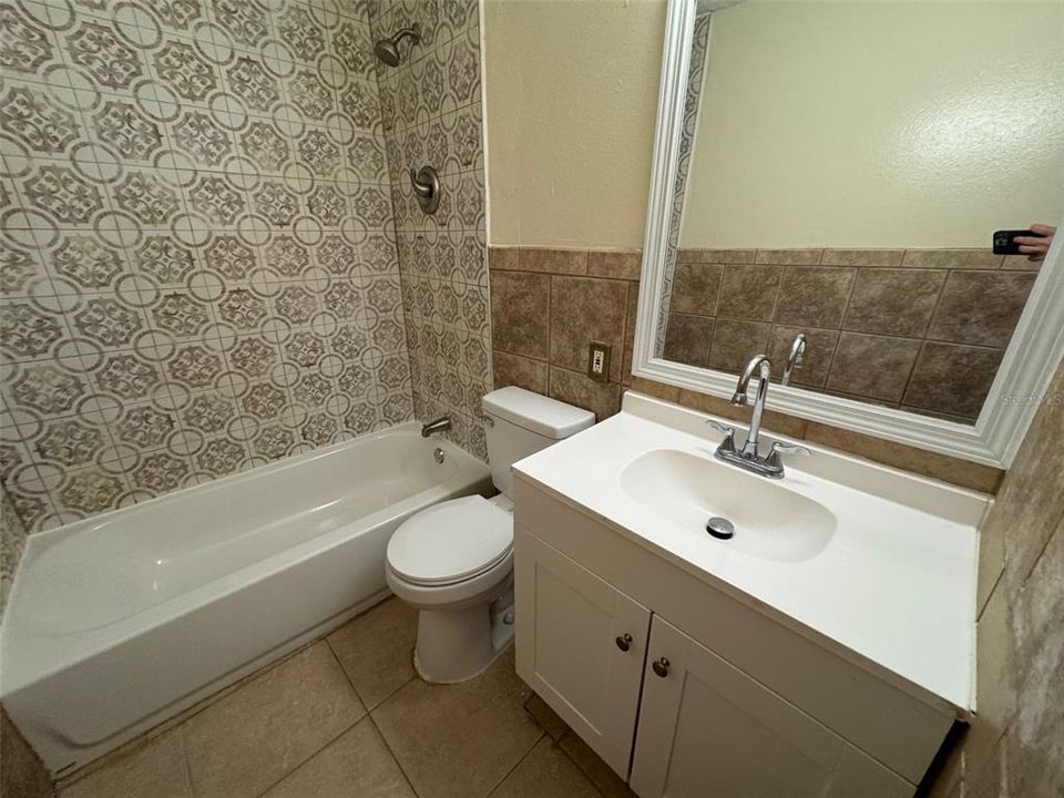 For Rent: $1,300 (1 beds, 1 baths, 526 Square Feet)