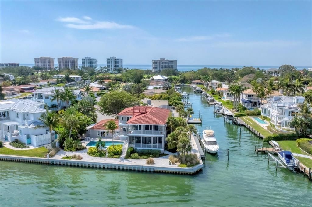 For Sale: $5,995,000 (3 beds, 3 baths, 4733 Square Feet)