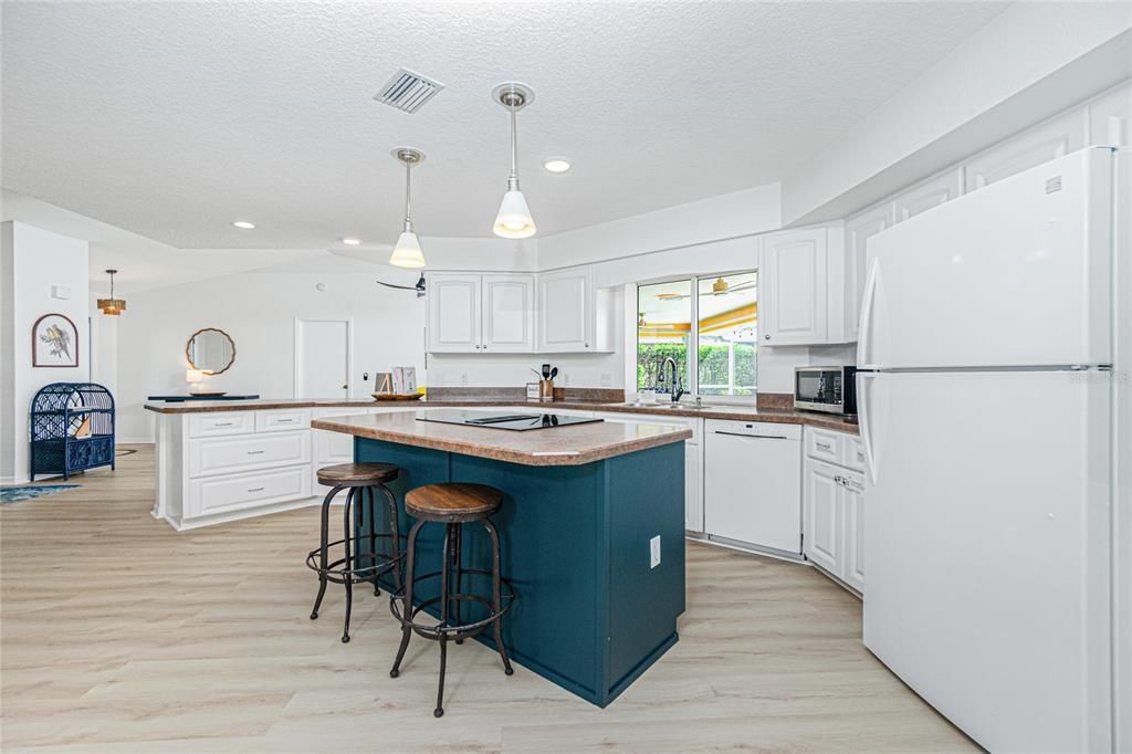 Large Kitchen Perfect for Entertaining