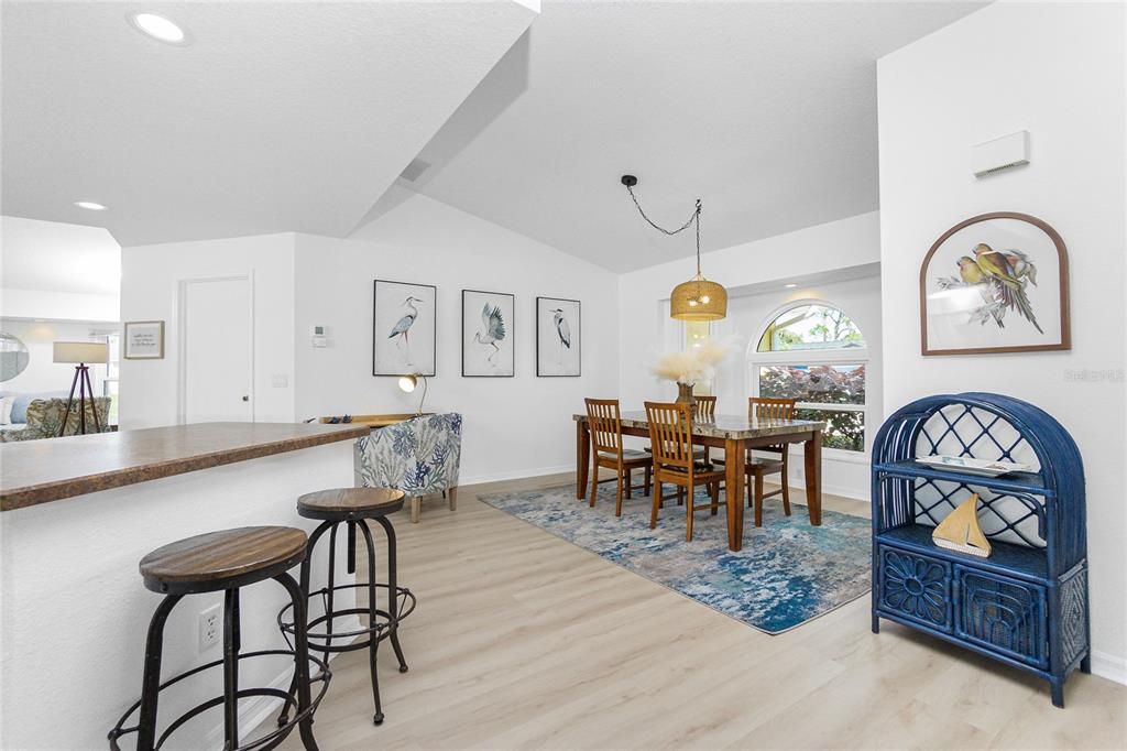 Kitchen Bar with Bar Stools