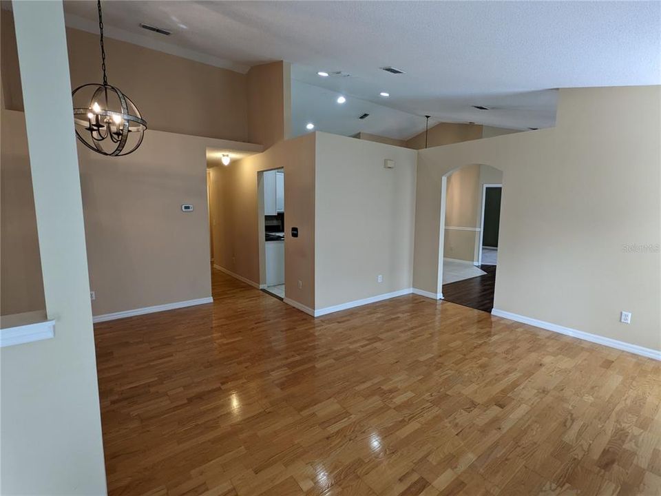 For Rent: $3,000 (4 beds, 2 baths, 1874 Square Feet)