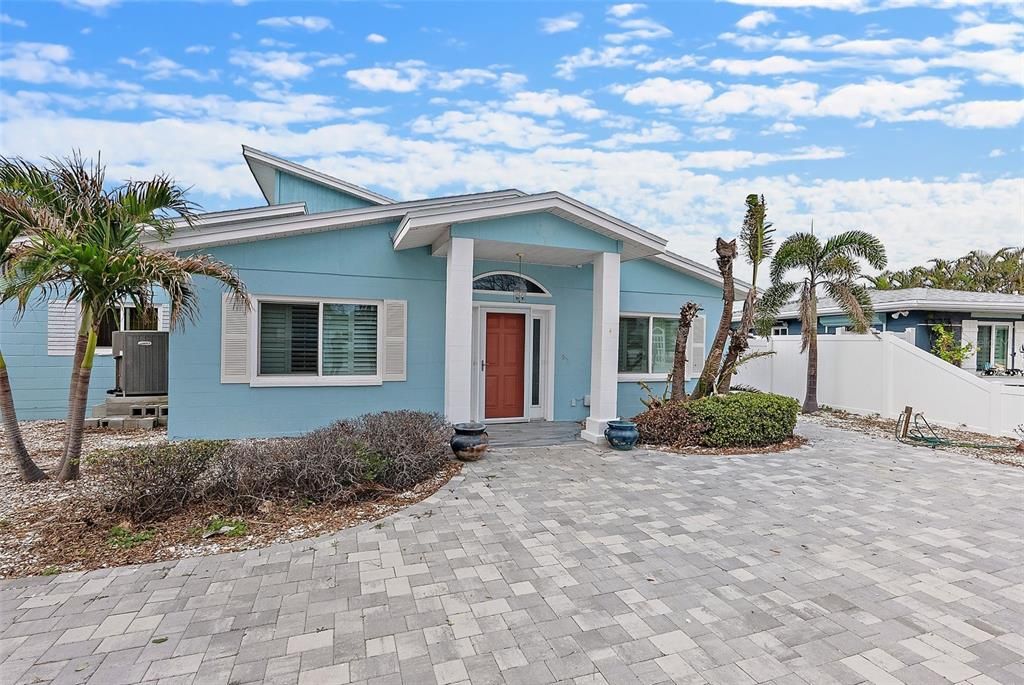 For Sale: $1,195,000 (3 beds, 2 baths, 1598 Square Feet)