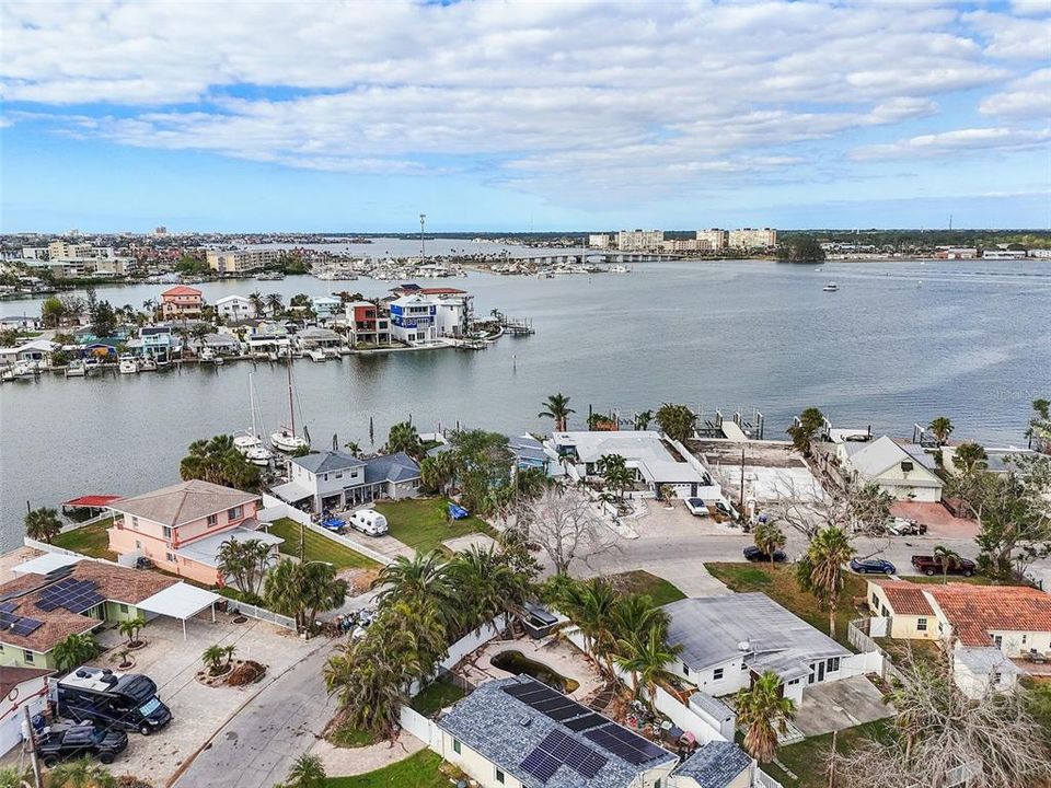 For Sale: $1,195,000 (3 beds, 2 baths, 1598 Square Feet)