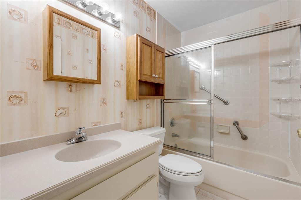 For Sale: $329,900 (2 beds, 2 baths, 1308 Square Feet)