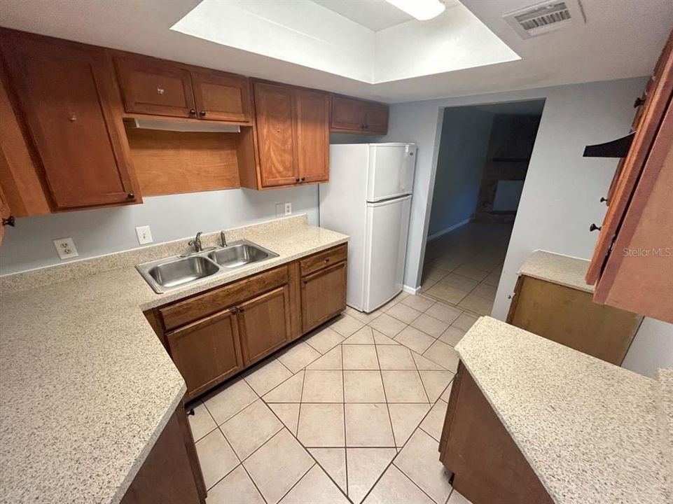 For Rent: $1,565 (3 beds, 2 baths, 1724 Square Feet)