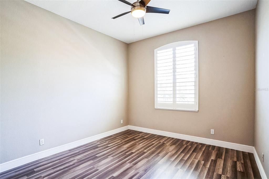 Под контрактом: $349,000 (3 спален, 2 ванн, 1440 Квадратных фут)