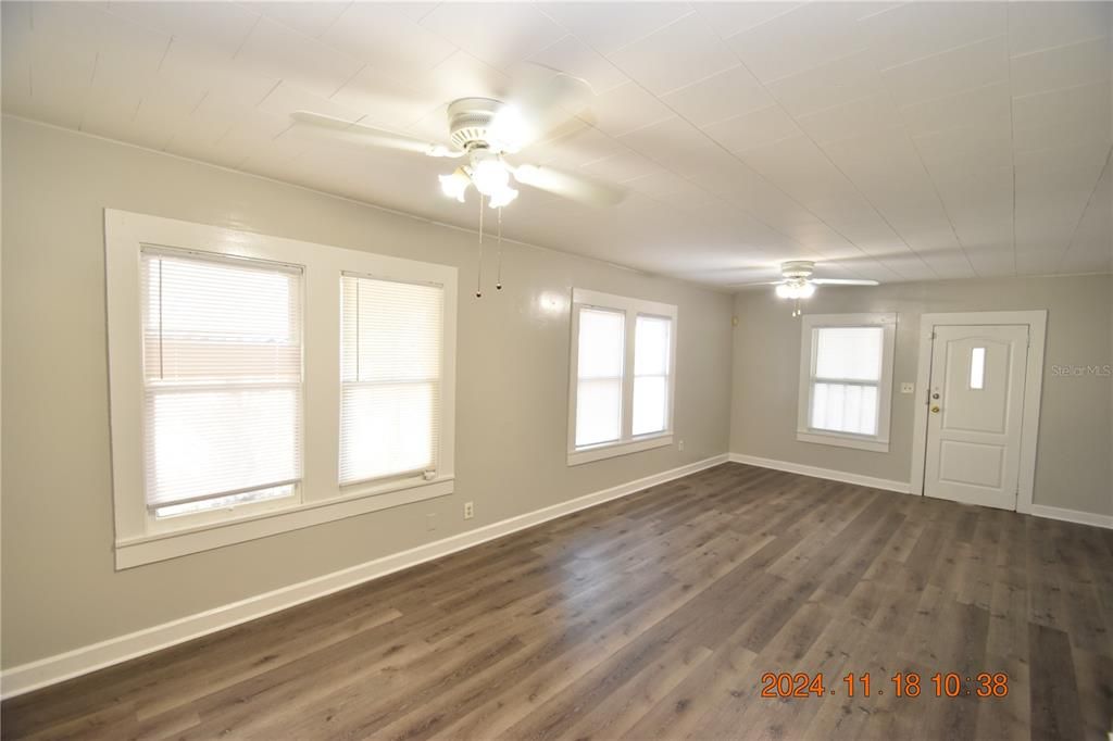 For Rent: $1,850 (2 beds, 2 baths, 1016 Square Feet)