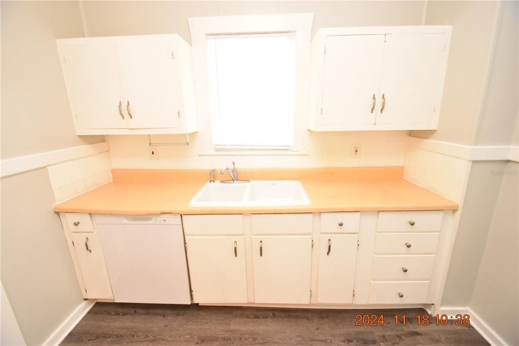 For Rent: $1,850 (2 beds, 2 baths, 1016 Square Feet)