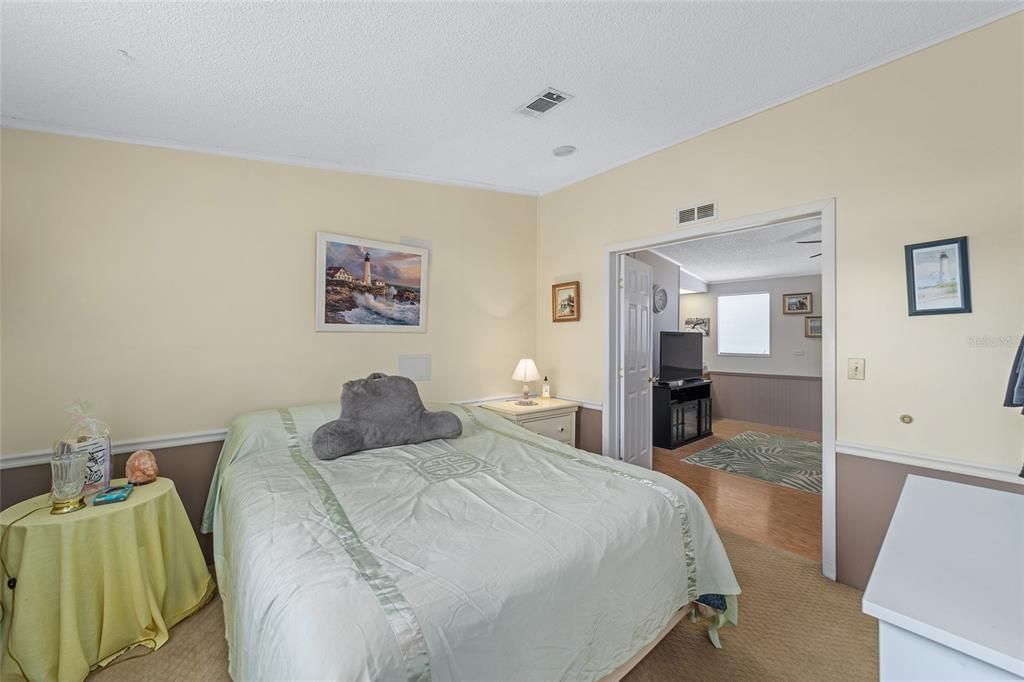 For Sale: $249,000 (2 beds, 2 baths, 1446 Square Feet)