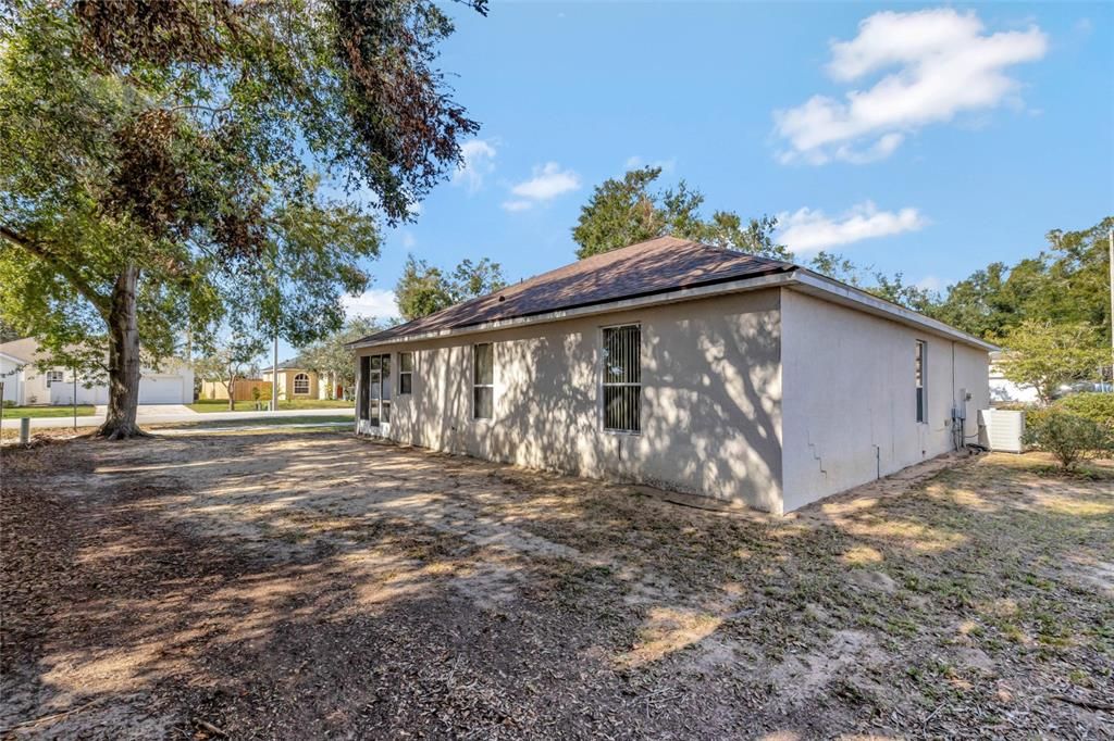 For Sale: $369,900 (4 beds, 2 baths, 1854 Square Feet)