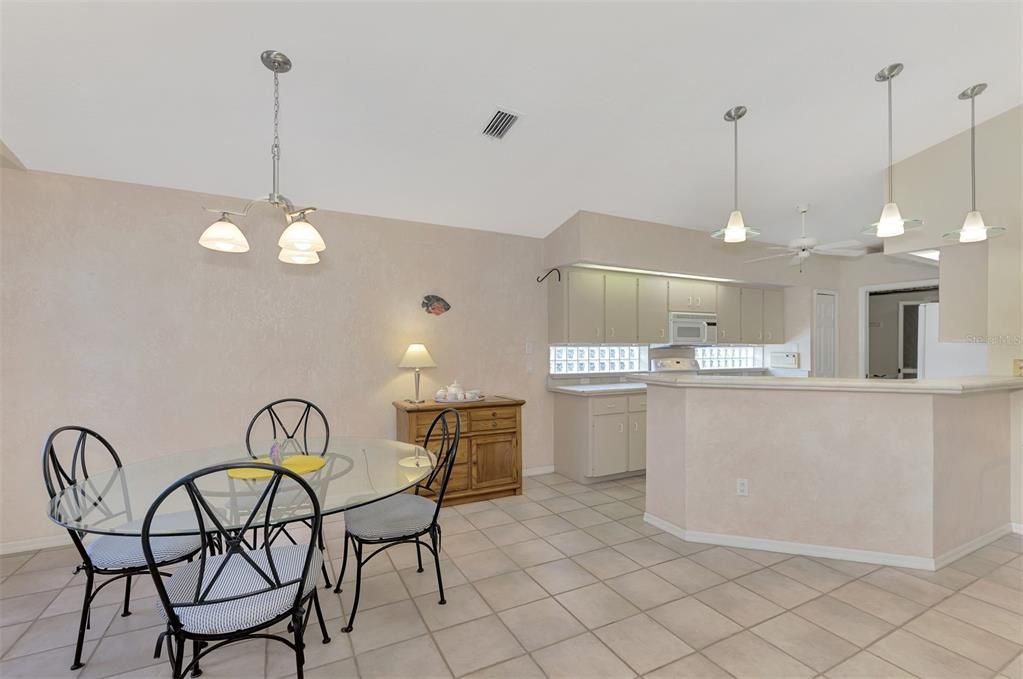 For Sale: $448,000 (3 beds, 2 baths, 1585 Square Feet)