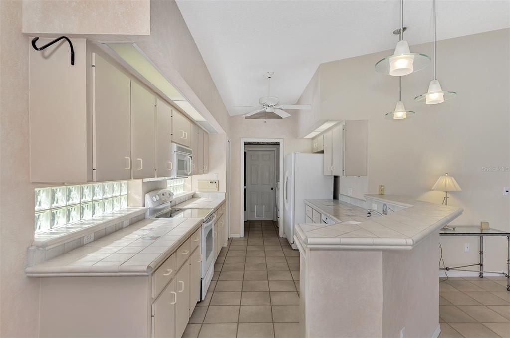 For Sale: $448,000 (3 beds, 2 baths, 1585 Square Feet)