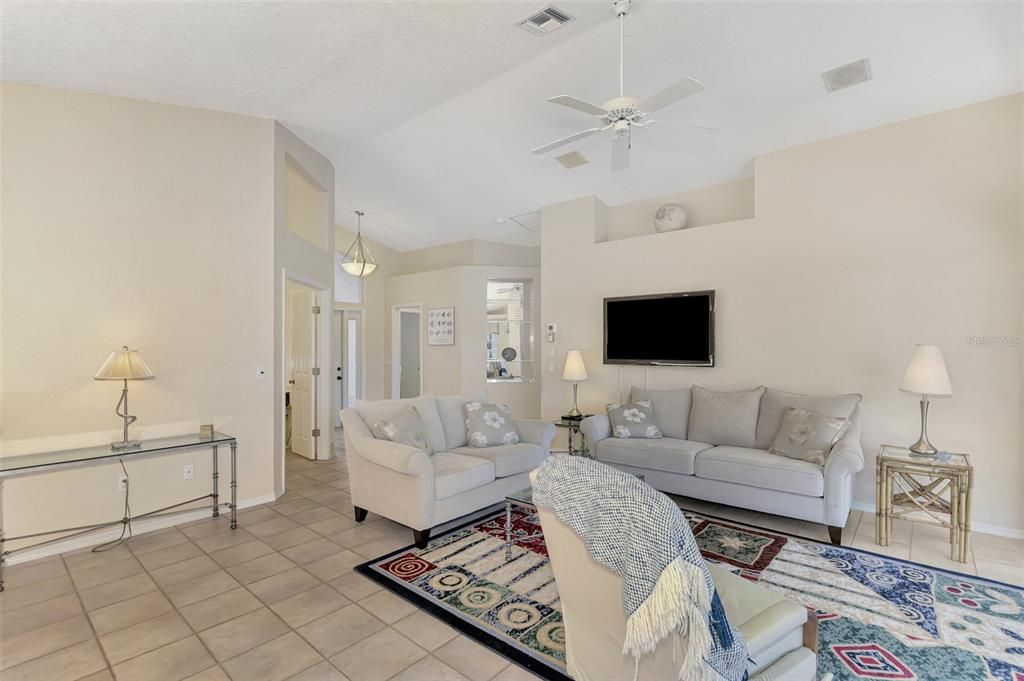 For Sale: $448,000 (3 beds, 2 baths, 1585 Square Feet)