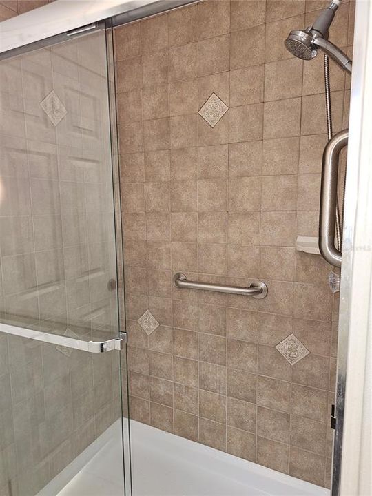 Primary tile shower