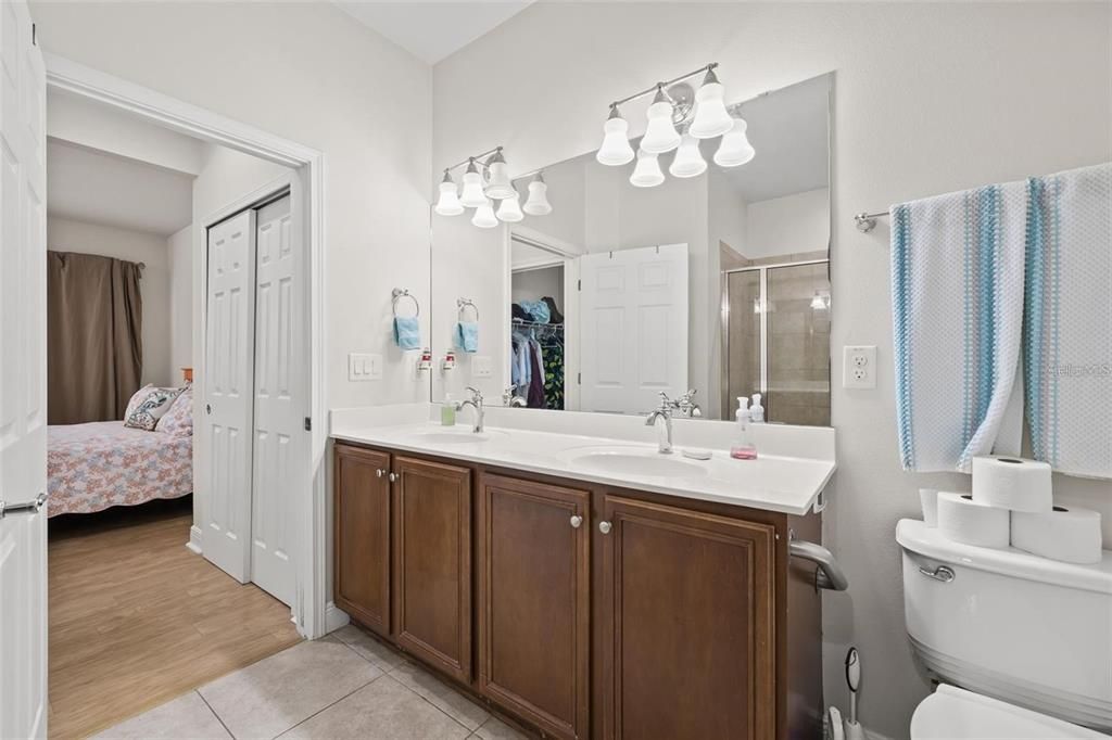 For Sale: $279,000 (2 beds, 2 baths, 1393 Square Feet)