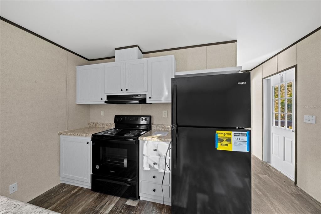 For Sale: $168,000 (2 beds, 2 baths, 784 Square Feet)