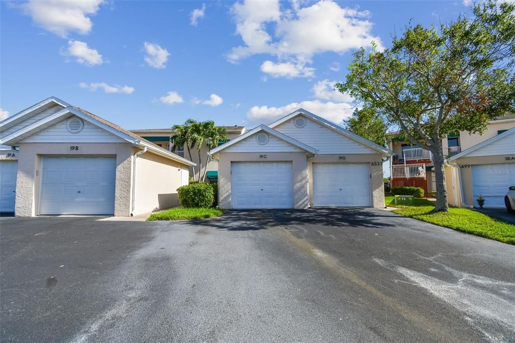 For Sale: $410,000 (3 beds, 2 baths, 1450 Square Feet)