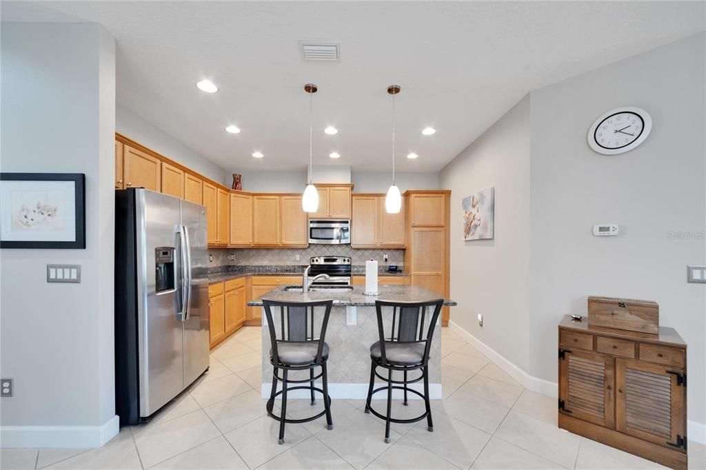 For Sale: $372,000 (2 beds, 2 baths, 1754 Square Feet)