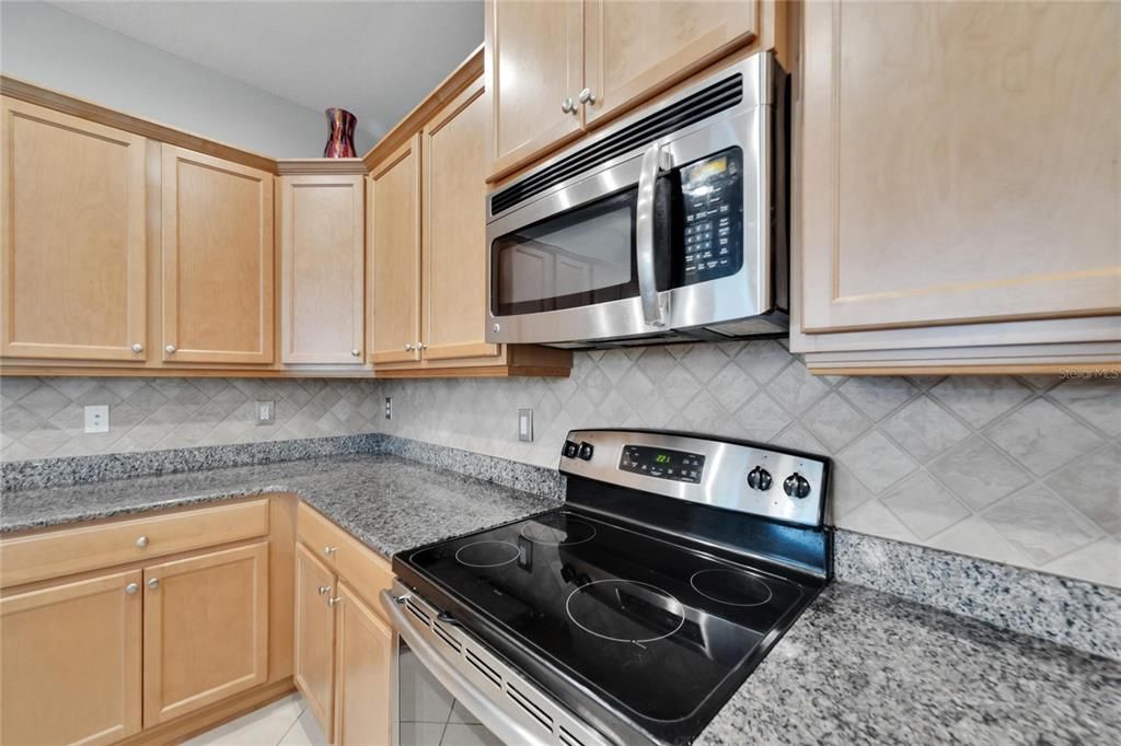 For Sale: $372,000 (2 beds, 2 baths, 1754 Square Feet)