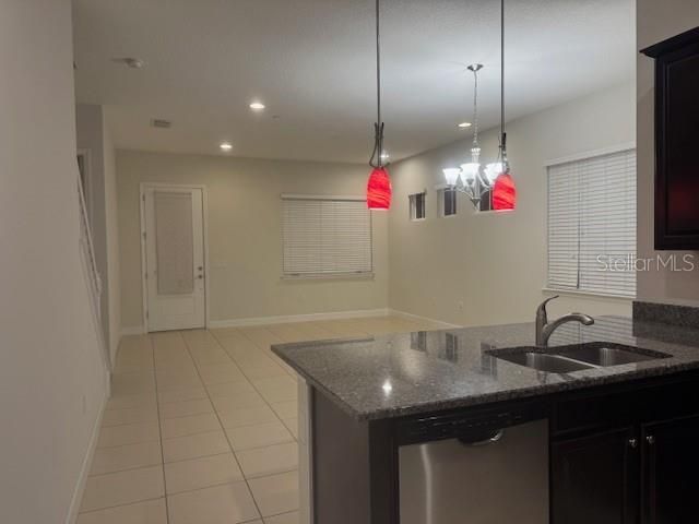 For Rent: $2,840 (3 beds, 2 baths, 1944 Square Feet)