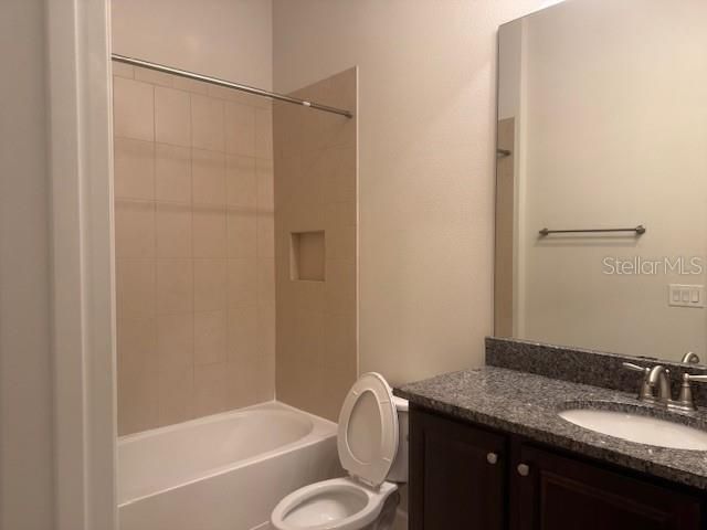 For Rent: $2,840 (3 beds, 2 baths, 1944 Square Feet)