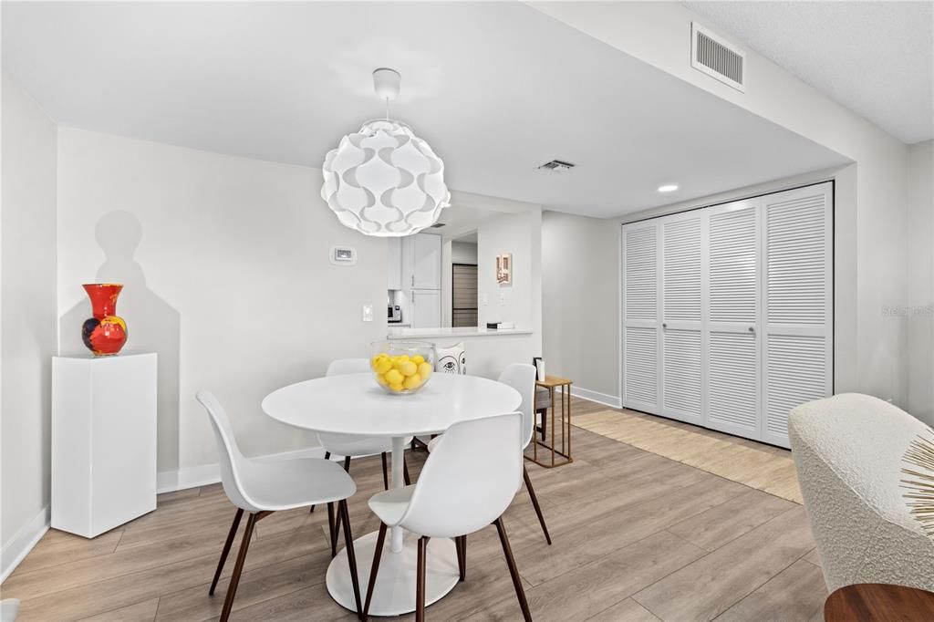 For Sale: $749,000 (2 beds, 2 baths, 1214 Square Feet)