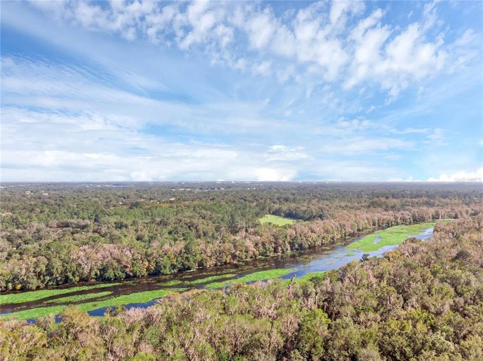 На продажу: $600,000 (5.46 acres)