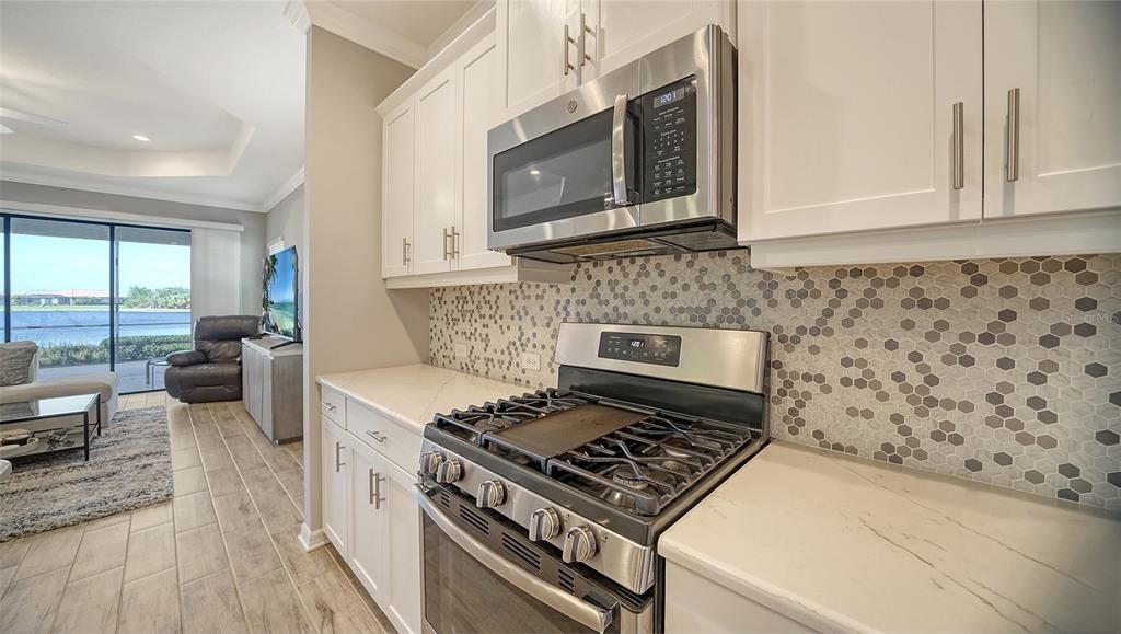 For Sale: $469,000 (2 beds, 2 baths, 1524 Square Feet)