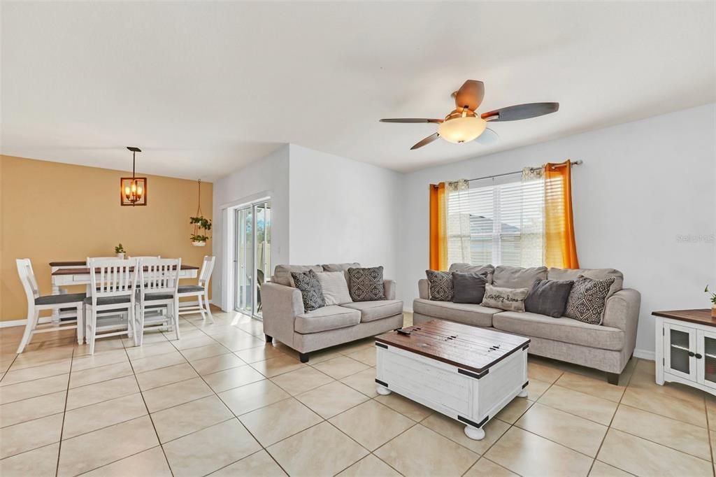 For Sale: $334,900 (4 beds, 2 baths, 1867 Square Feet)