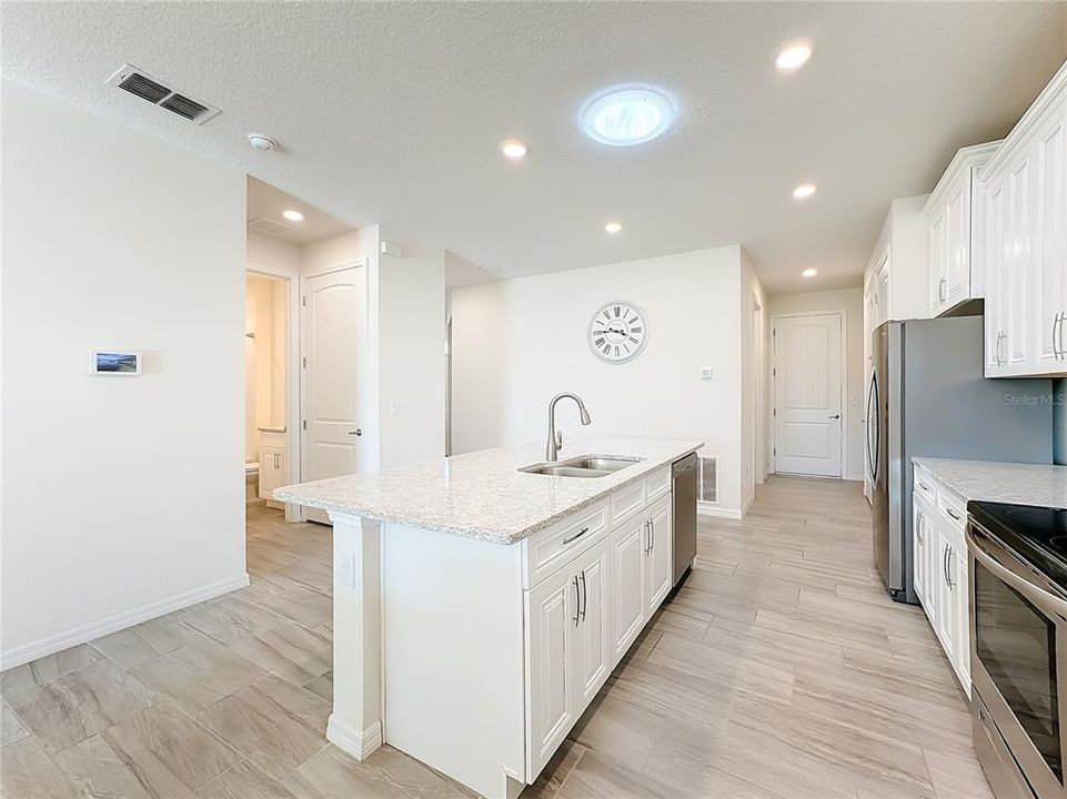 For Sale: $350,000 (2 beds, 2 baths, 1608 Square Feet)