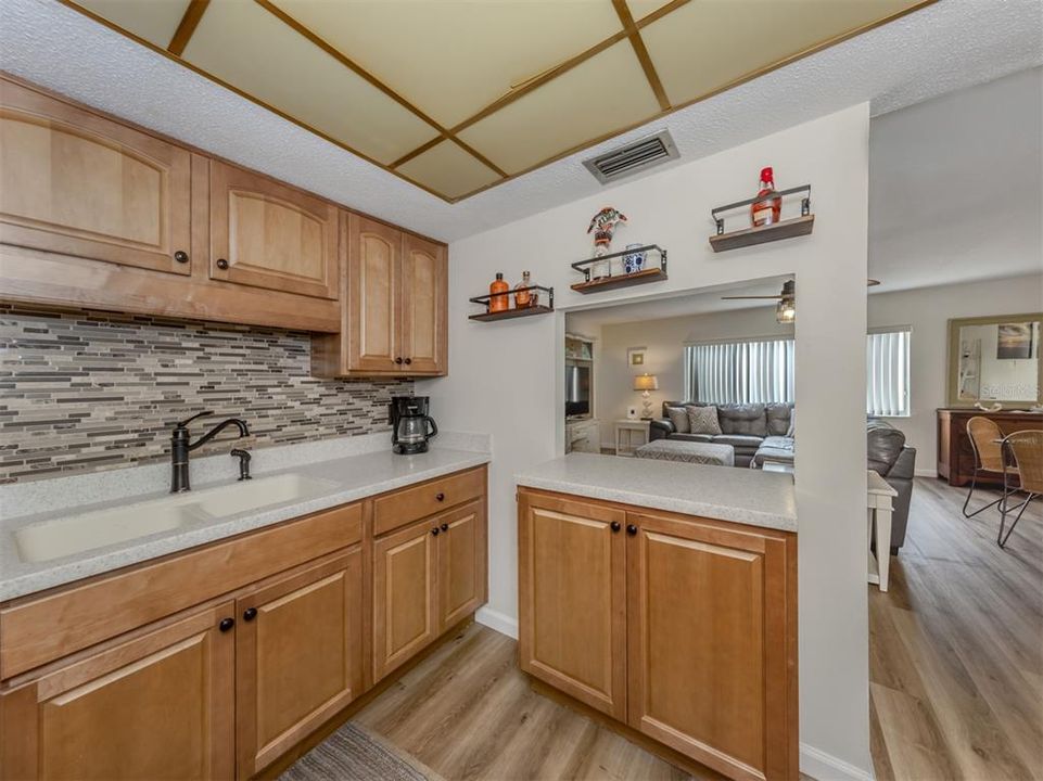 For Sale: $249,900 (2 beds, 1 baths, 814 Square Feet)