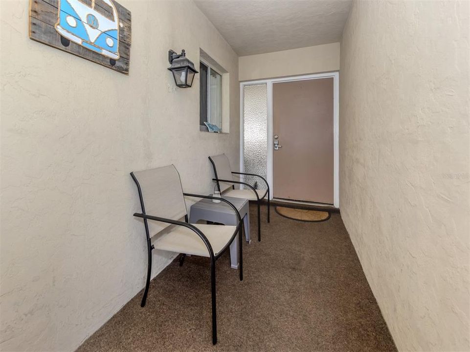 For Sale: $249,900 (2 beds, 1 baths, 814 Square Feet)