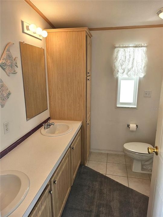 For Sale: $279,900 (2 beds, 2 baths, 1242 Square Feet)