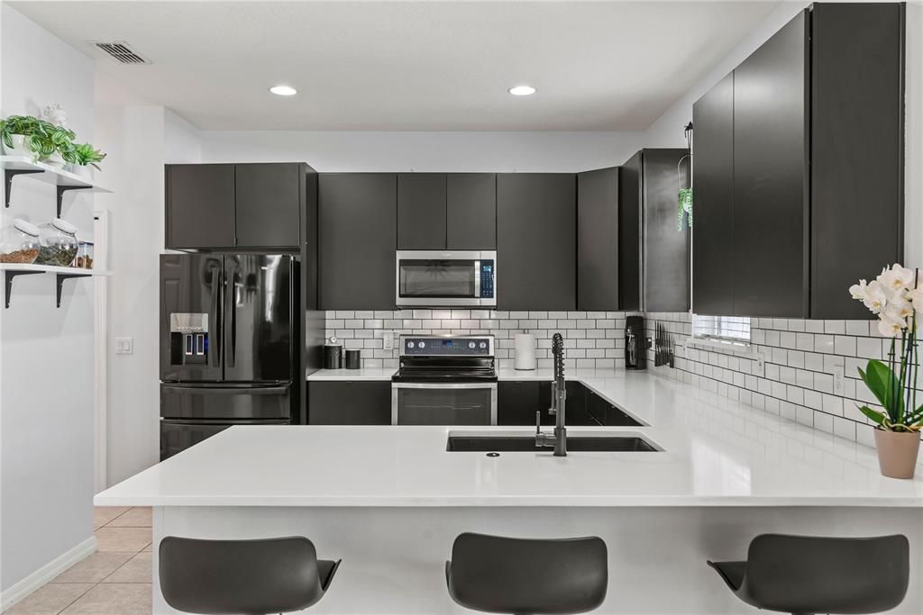 BEAUTIFULLY RENOVATED KITCHEN!