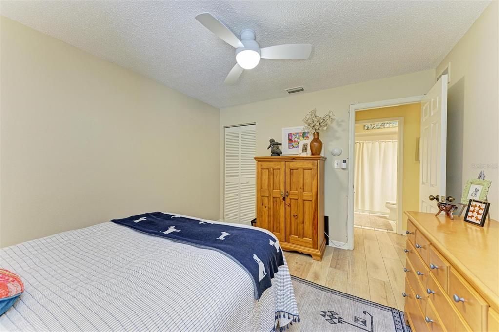 For Sale: $375,000 (2 beds, 2 baths, 1456 Square Feet)