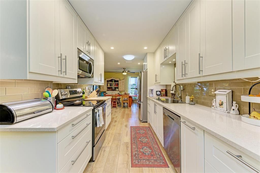 For Sale: $375,000 (2 beds, 2 baths, 1456 Square Feet)