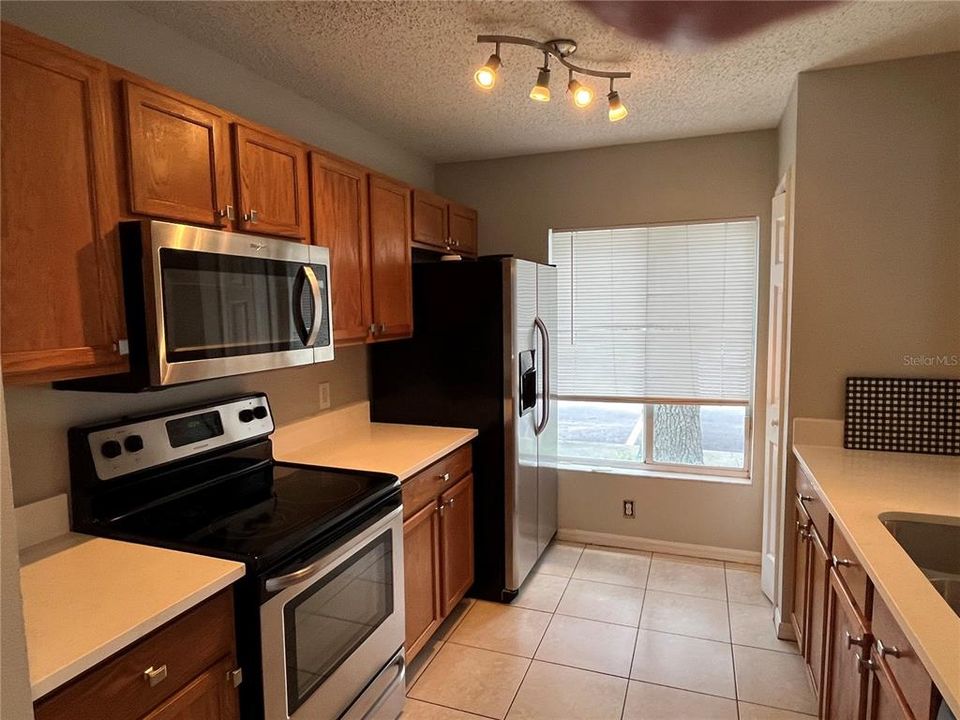 For Rent: $1,750 (3 beds, 2 baths, 1408 Square Feet)