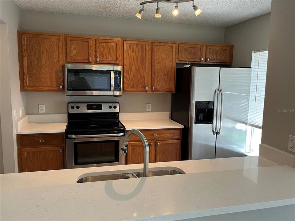 For Rent: $1,750 (3 beds, 2 baths, 1408 Square Feet)