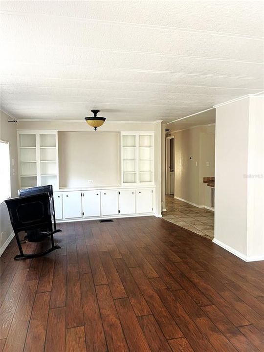 For Sale: $1,800,000 (2 beds, 2 baths, 1099 Square Feet)