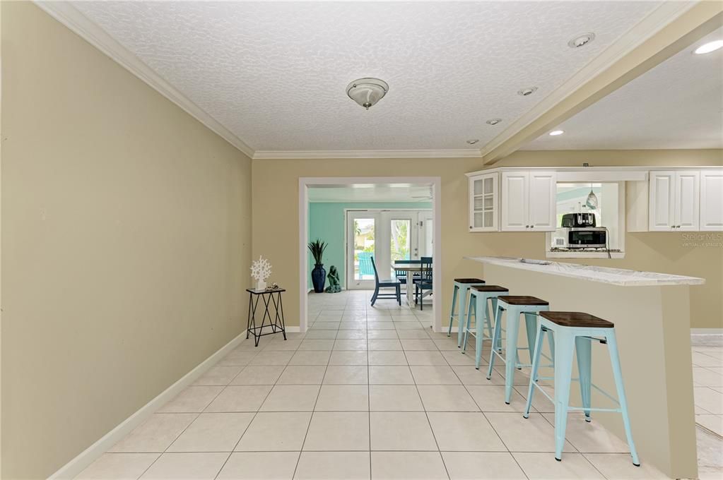 Dining room with walls Virtually staged